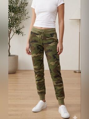 TNA Green Camo Sweatpants